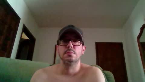 Snapshot of lukz88bigcock chatting on December 2024 01:11:02 PM Luke online show from December 2024 01:11:02 PM