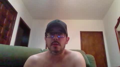 Snapshot of lukz88bigcock chatting on December 2024 11:10:02 PM Luke online show from December 2024 11:10:02 PM