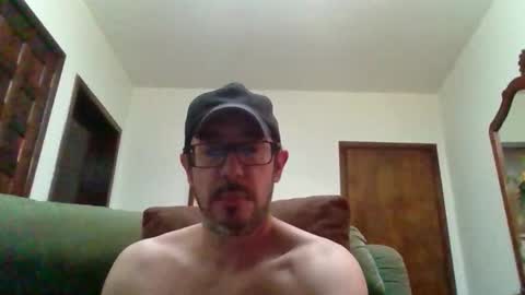 Snapshot of lukz88bigcock chatting on October 2025 01:17:02 AM Luke online show from October 2025 01:17:02 AM