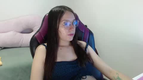 Vicky online show from December 2024 05:39:01 PM