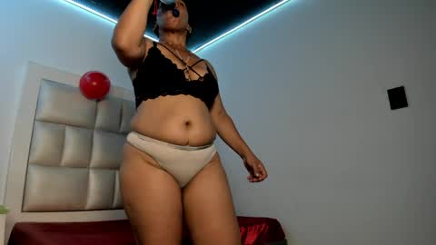 Snapshot of lulu_js_ chatting on April 2026 02:33:01 PM elizabeth online show from April 2026 02:33:01 PM