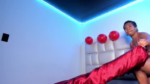 Snapshot of lulu_js_ chatting on May 2026 12:10:01 PM elizabeth online show from May 2026 12:10:01 PM