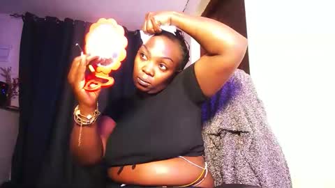 Snapshot of lulu_sparks1 chatting on February 2026 05:48:02 AM lulu_sparks1 online show from February 2026 05:48:02 AM