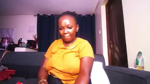 Snapshot of lulu_sparks1 chatting on February 2026 12:15:01 PM lulu_sparks1 online show from February 2026 12:15:01 PM