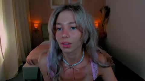 Snapshot of lulualise chatting on June 2026 01:42:02 PM Alise online show from June 2026 01:42:02 PM
