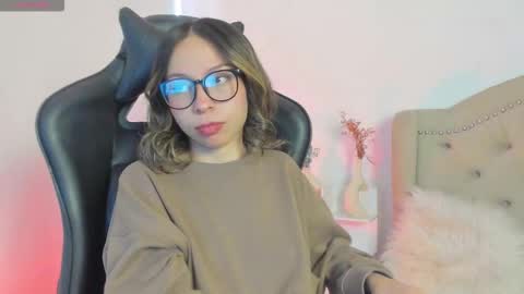 Snapshot of luluuberry chatting on November 2025 01:00:01 PM luluuberry online show from November 2025 01:00:01 PM