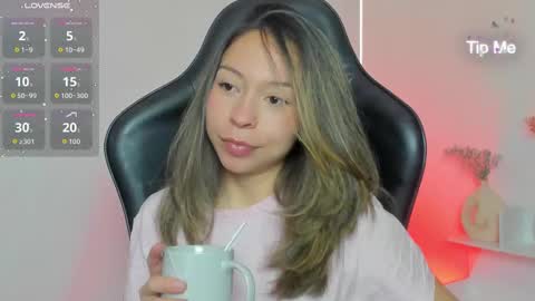 Snapshot of luluuberry chatting on November 2025 10:59:01 AM luluuberry online show from November 2025 10:59:01 AM