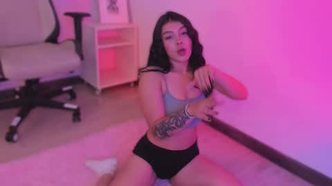 lummii_ online show from February 2026 03:26:02 PM