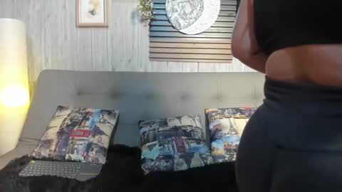 Snapshot of luna__cortez chatting on May 2026 12:43:01 PM Luna online show from May 2026 12:43:01 PM