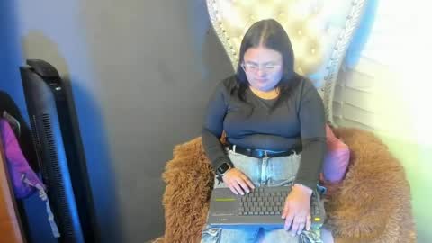 Snapshot of luna__cortez chatting on May 2026 03:02:02 AM Luna online show from May 2026 03:02:02 AM