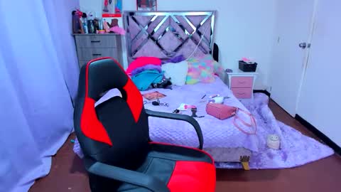 luna_analya online show from December 2025 11:47:02 PM