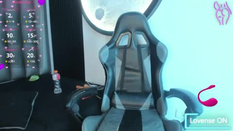 luna_bella_23 online show from May 2026 04:34:01 PM
