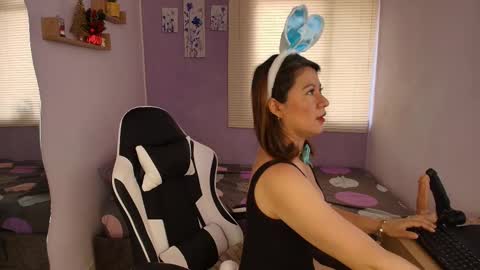 luna_desiree online show from November 2025 09:51:02 PM