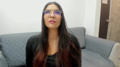 luna  online show from November 2025 11:10:03 AM