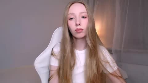 Luna online show from May 2026 10:06:02 PM