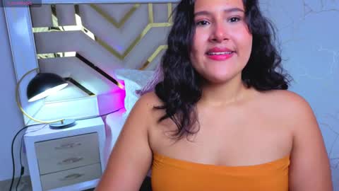 Luna  Jonez  online show from November 2025 11:14:01 AM