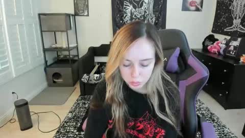 Luna online show from January 2026 05:15:02 PM