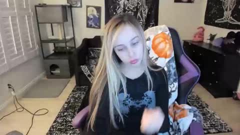 Luna online show from February 2026 04:07:01 AM