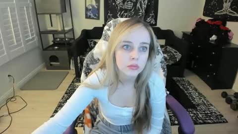 Luna online show from February 2026 07:31:01 PM