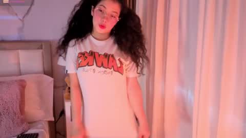 Snapshot of luna_rosse__ chatting on September 2025 12:08:02 PM L U N A Try my private online show from September 2025 12:08:02 PM