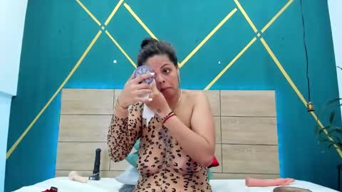 Luna online show from March 2025 08:10:02 PM