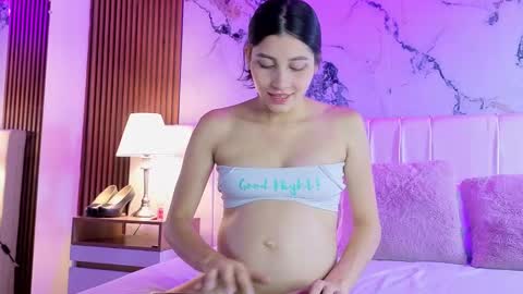 Snapshot of luna_star__18 chatting on October 2025 12:05:01 PM A M M Y online show from October 2025 12:05:01 PM