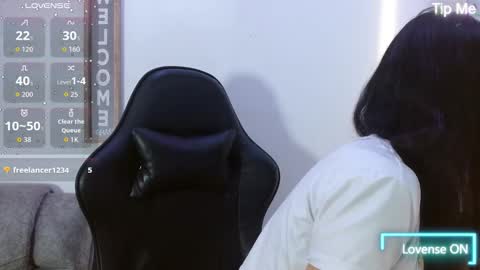 luna_starr69 online show from December 2025 01:07:01 PM