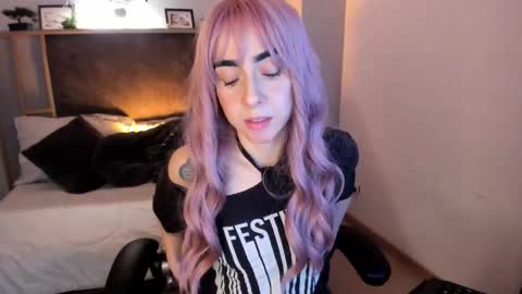 Luna online show from December 2025 03:52:02 PM