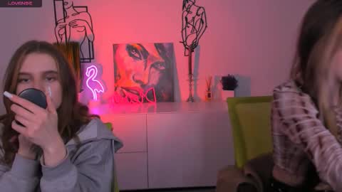 Luna online show from October 2025 07:03:01 PM