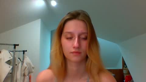 Snapshot of luna_xsensual chatting on December 2024 05:59:01 PM L U N A online show from December 2024 05:59:01 PM