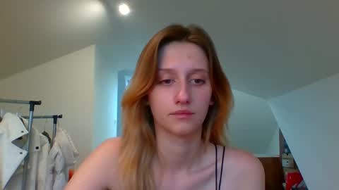 Snapshot of luna_xsensual chatting on December 2024 08:01:02 AM L U N A online show from December 2024 08:01:02 AM