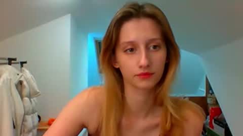 Snapshot of luna_xsensual chatting on December 2024 05:52:02 PM L U N A online show from December 2024 05:52:02 PM
