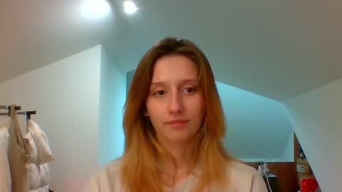 Snapshot of luna_xsensual chatting on December 2024 06:16:01 PM L U N A online show from December 2024 06:16:01 PM