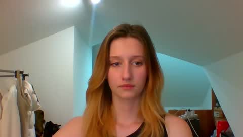 Snapshot of luna_xsensual chatting on December 2024 03:04:02 PM L U N A online show from December 2024 03:04:02 PM