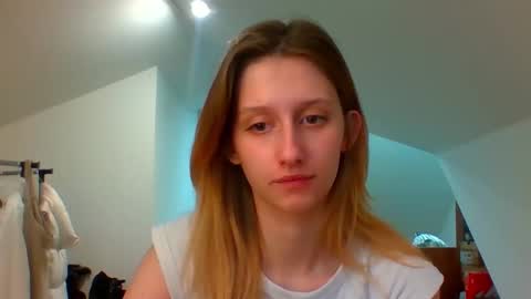 Snapshot of luna_xsensual chatting on December 2024 07:37:02 AM L U N A online show from December 2024 07:37:02 AM