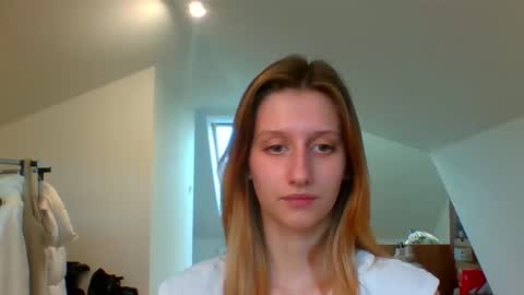 Snapshot of luna_xsensual chatting on December 2024 10:43:01 AM L U N A online show from December 2024 10:43:01 AM