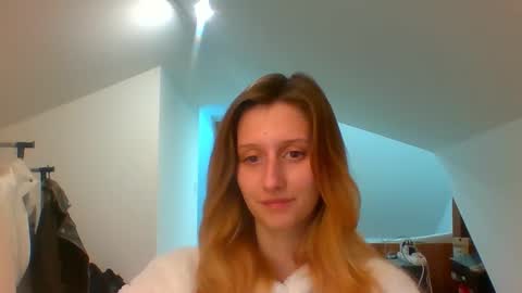 Snapshot of luna_xsensual chatting on January 2025 06:09:02 PM L U N A online show from January 2025 06:09:02 PM