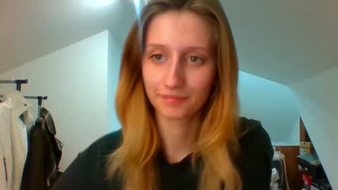 Snapshot of luna_xsensual chatting on January 2025 06:32:02 PM L U N A online show from January 2025 06:32:02 PM