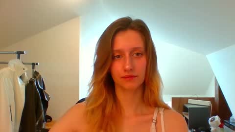 Snapshot of luna_xsensual chatting on February 2025 10:58:01 AM L U N A online show from February 2025 10:58:01 AM