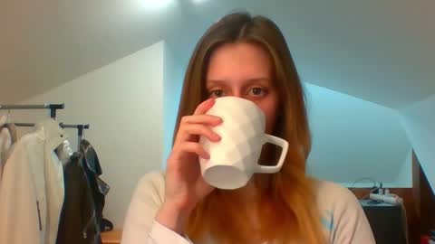Snapshot of luna_xsensual chatting on March 2025 03:40:02 PM L U N A online show from March 2025 03:40:02 PM