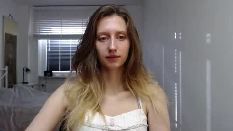 Snapshot of luna_xsensual chatting on September 2025 05:42:01 AM L U N A online show from September 2025 05:42:01 AM