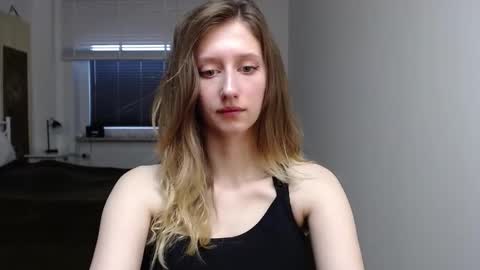 Snapshot of luna_xsensual chatting on September 2025 05:31:02 AM L U N A online show from September 2025 05:31:02 AM