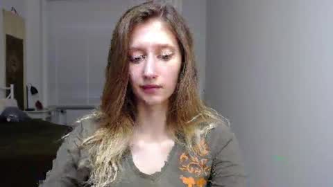 Snapshot of luna_xsensual chatting on October 2025 05:43:02 AM L U N A online show from October 2025 05:43:02 AM