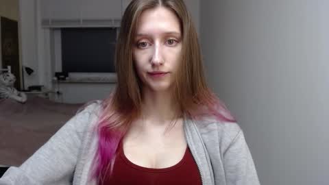 L U N A  online show from December 2025 06:29:02 AM