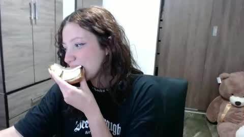 lunaa_sub online show from October 2025 04:55:01 PM