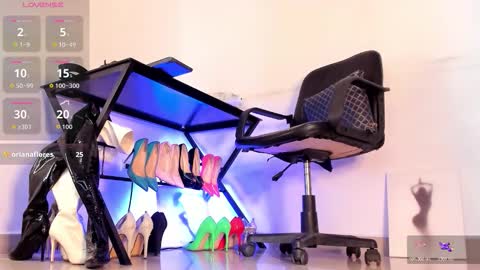 Snapshot of lunaavelezz chatting on November 2025 02:28:02 PM Luna Velez online show from November 2025 02:28:02 PM