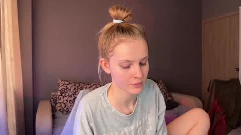 Snapshot of lunacyy chatting on September 2025 05:31:01 AM Britney online show from September 2025 05:31:01 AM