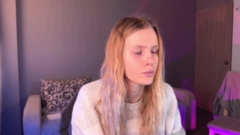 Snapshot of lunacyy chatting on October 2025 07:49:02 AM Britney online show from October 2025 07:49:02 AM