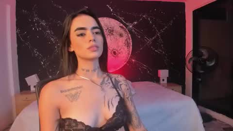 Snapshot of lunaevans01 chatting on September 2025 09:33:01 AM Luna  online show from September 2025 09:33:01 AM