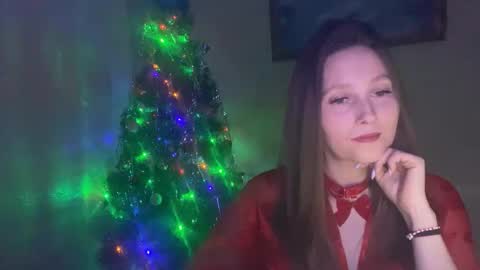 lunafeather online show from January 2026 01:25:02 PM